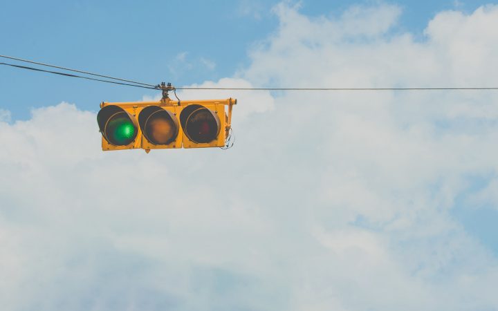traffic light in arabic