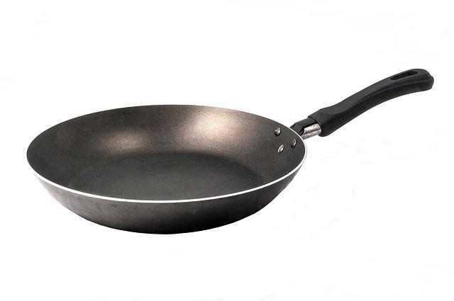 frying pan in Arabic