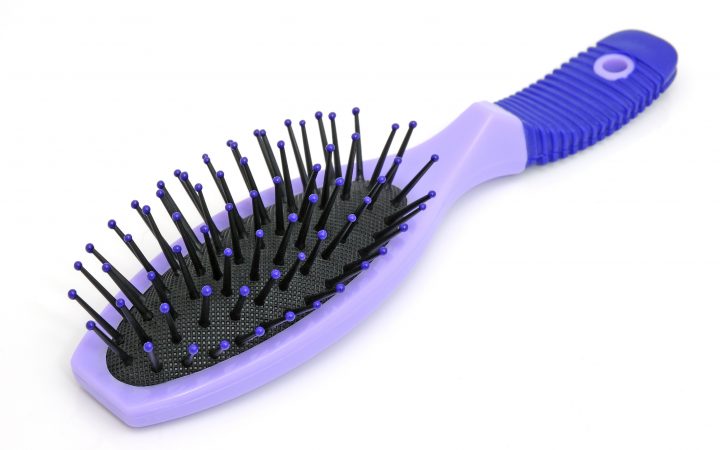 hairbrush in Arabic