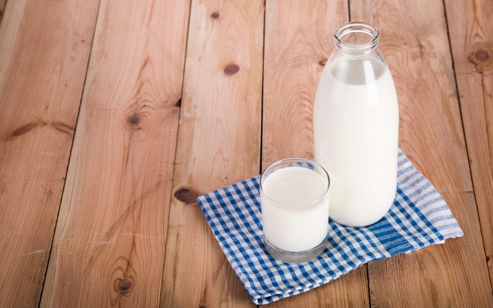 milk in Arabic