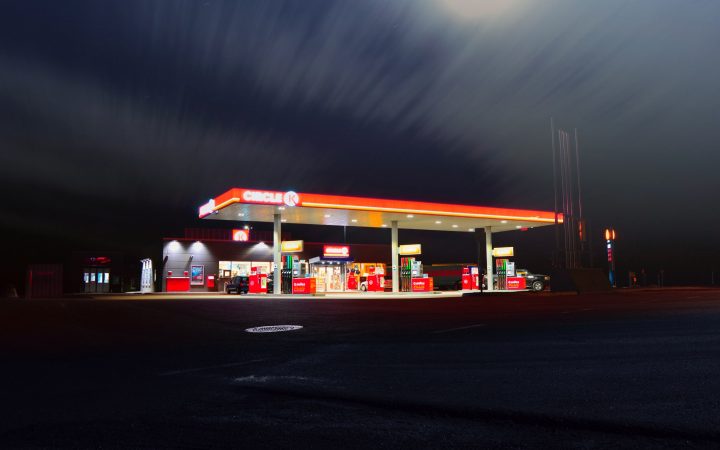 petrol station in Arabic