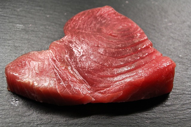 tuna in Arabic
